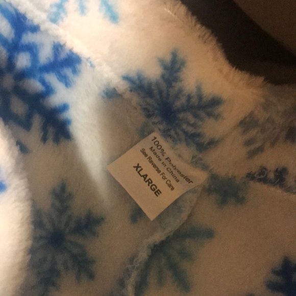 Super Soft Cold Outside PJ Set - Picture 6 of 6